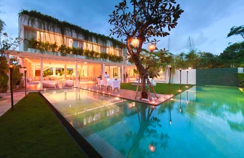 Batubelig Villa | Luxury 5 Bedroom Private Pool at The Sea #Z8