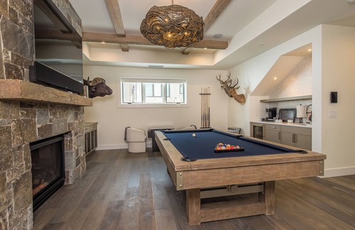 Spanish Peaks House | Luxury 5-bedroom SP Townhome with Hot Tub & Mountain Views