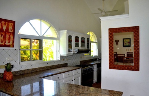 La Mulata Villa | Luxury 5-Bedroom Villa, Guest-Friendly, Free Shuttle Bus, Private Pool