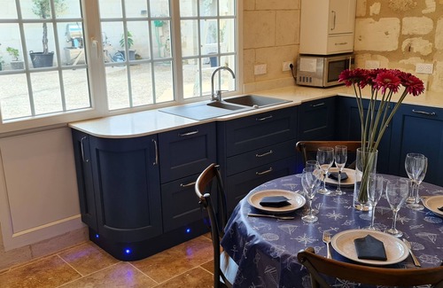 Villegouge Cottage | Luxury 5* cottage with own private heated pool - Sleep 4