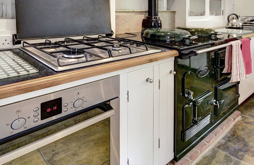 Ventnor House | Luxury 5* Gold & ROSE Award self-catering converted barn, idyllic rural setting