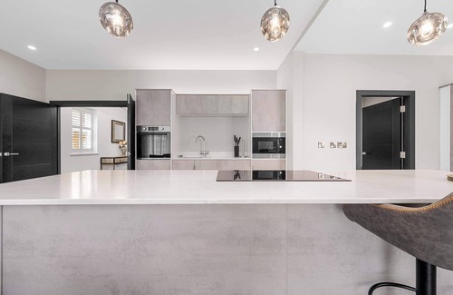Didsbury House | Luxury 5 Star Didsbury Home by City SuperHost
