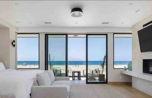 Hermosa Beach House | Luxury 5 Star, Beach Front, New Construction Home