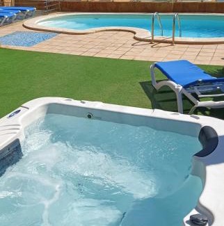 San Agustin Villa | Luxury 5 star Villa Violetta with amazing sea view, jacuzzi and heated pool