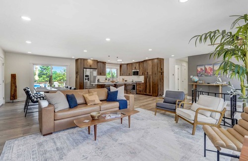 Northeast Colorado Springs House | Luxury 5BD CO Retreat,Hot Tub,Fire Table,Mtn Views