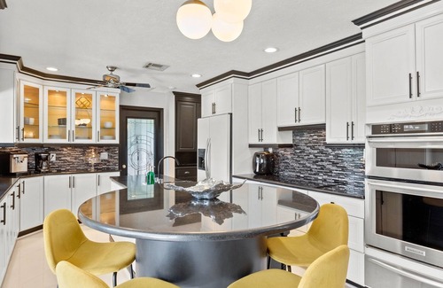 Whitfield House | Luxury 5BR/4BA |Pool & Spa + Pickleball, Golf View