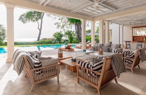 Halcyon Heights Villa | Luxury 5BR Beachfront Villa w/Pool, Chef’s Kitchen & Ocean Views – Holetown
