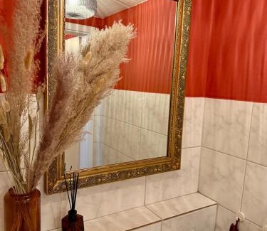 Oldenburg Apartment | Luxury 5BR City Villa - Chic & Spacious - Families