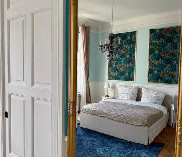 Oldenburg Apartment | Luxury 5BR City Villa - Chic & Spacious - Families