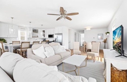 Green Creek House | Luxury 5BR Custom Home One Block From The Water