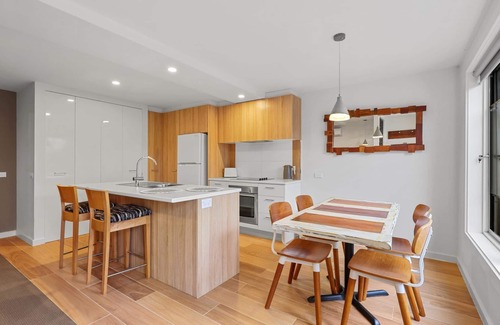 Merrijig House | Luxury 5BR Mountain Home - Mt Buller Views