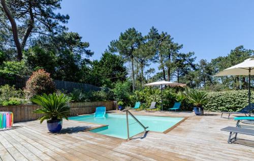 Piraillan Villa | Luxury 6BR Villa with Heated Pool, Playground, Garden