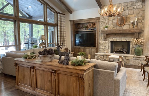 Sunriver House | Luxury 7 Br, 7.5 Ba Home. Great for Retreats and Family Gatherings!