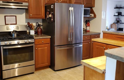 Mendon House | Luxury 7BR/6.5BA Mountain Retreat with Sauna, Hot Tub, and Stunning Views