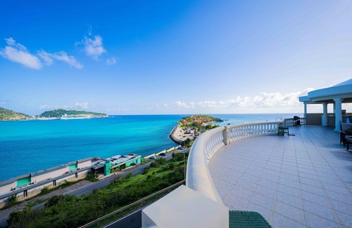 Belair Villa | Luxury 8 Bedroom Villa Kimon Fantastic Ocean View!