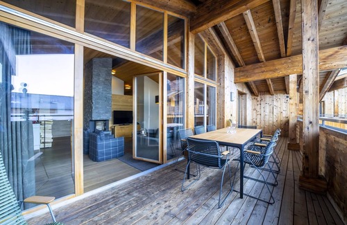 Valbella Apartment | Luxury 8-person penthouse in the holiday park Landal Alpine Lodge Lenzerheide