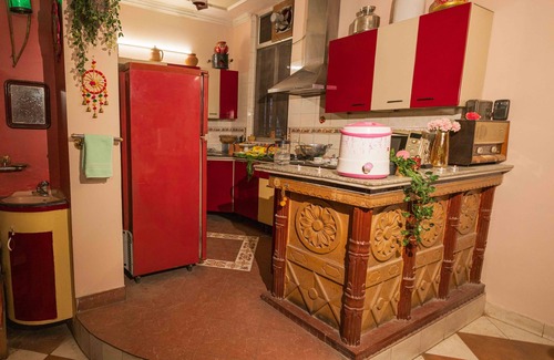 Malviya Nagar Bed & Breakfast | Luxury AC Boutique BnB, 2 Bedrooms, Living & Game Rooms, Kitchen, Work Desk
