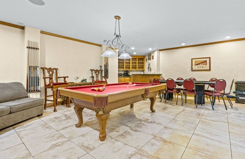 Duck House | Luxury Accommodation w/pool, hot tub, playground & elevator - TheSaltaire.com