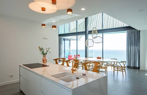 Albufeira Villa | Luxury Albufeira Villa with Pool, Sauna and Views