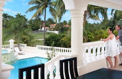 Los Maestros Villa | Luxury all- inclusive villa w/private chef