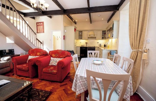 Sixmilebridge House | Luxury and elegant lakeside lodges, Boating activities and pet friendly.n