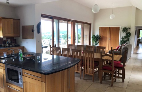 Ballina House | Luxury and spacious 6-bedroom house in marvelous Ballina with many amemities.