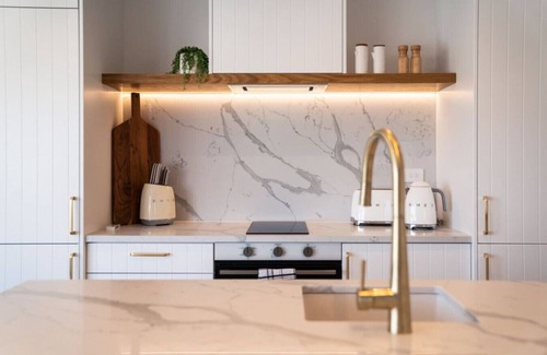 Mission Bay Apartment | Luxury Apart, Seaviews & Balcony, Full Kitchen
