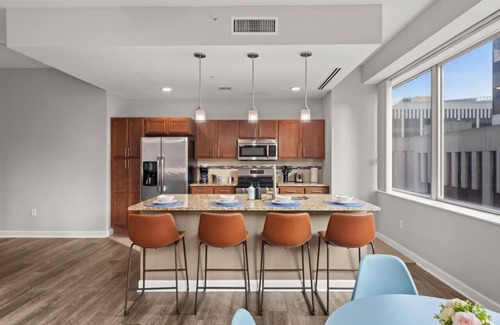 Gateway District Apartment | Luxury Apartment | Downtown | Free Parking
