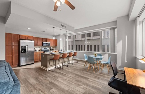 Gateway District Apartment | Luxury Apartment | Downtown | Free Parking