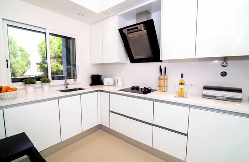 Olhos D'Agua Apartment | Luxury apartment, internet, air conditioning and pool