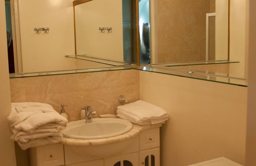Sololaki Apartment | Luxury apartment is located in center of Tbilisi, It's heart of old Tbilisi.