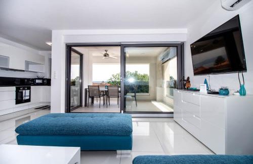 Vantacici Apartment | Luxury Apartment Luna