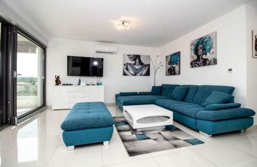 Vantacici Apartment | Luxury Apartment Luna