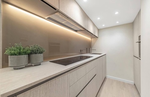 Redcliffe Apartment | Luxury apartment near museums, restaurants, shops, tube stations and Harrods