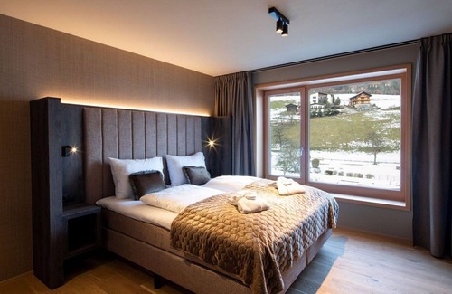 Schruns Apartment | Luxury Apartment, pool & SPA, by the mountain railway, PURE Resort Schruns