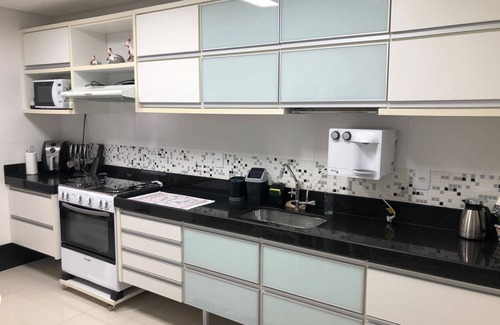 Guarapari Apartment | Luxury apartment tastefully furnished, 4 suites 4 parking spaces