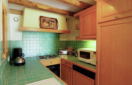 Saint-Preuil Villa | Luxury apartment with terrace, sauna, tennis, pool.