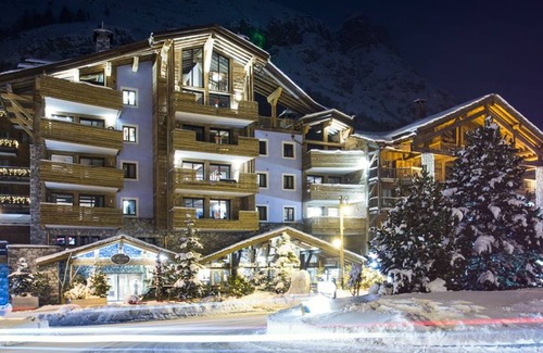 Val-d'Isere Apartment | Luxury apartment with jacuzzi, terrace and fireplace - 10 people