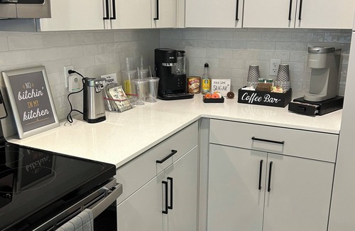 Plainfield Apartment | Luxury Apartment with Garage and Washer/Dryer