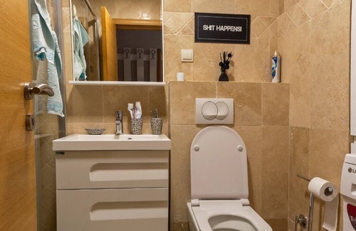 Bar Apartment | Luxury apartment with parking spot 10 min walk from beach and center