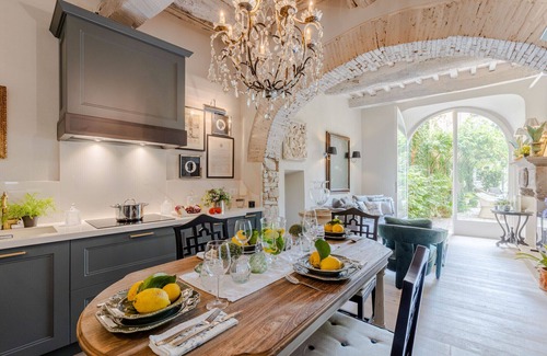 Lucca Historical Center Apartment | Luxury Apartment with Private Garden inside Lucca