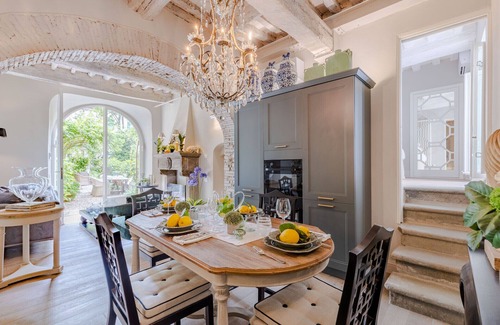 Lucca Historical Center Apartment | Luxury Apartment with Private Garden inside Lucca