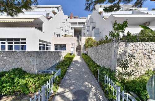 Znjan Apartment | Luxury apartment with swimming pool,spa facilities,sun deck on the beach