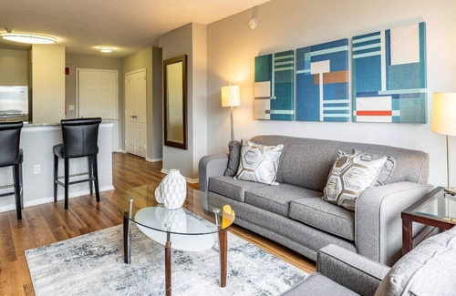 White Plains Apartment | Luxury Apt Near Train Station