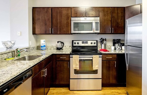 White Plains Apartment | Luxury Apt Near Train Station