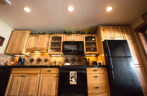 Vista Point Apartment | Luxury Apt, Private Hot Tub, Couples Retreat