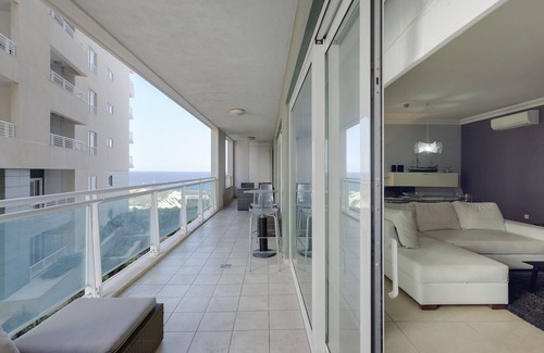 Sliema Apartment | Luxury Apt With Side Seaviews and Pool, Best Location