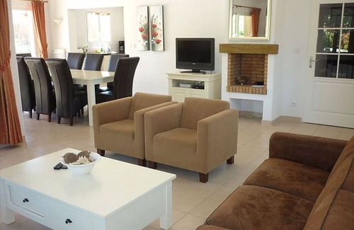 Vallon-Pont-d'Arc Villa | Luxury Ardeche Villa | Villa Alize | 5 Bedrooms | Private Pool | Perfect for.
