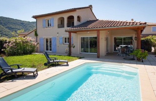 Vallon-Pont-d'Arc Villa | Luxury Ardeche Villa | Villa Alize | 5 Bedrooms | Private Pool | Perfect for Families