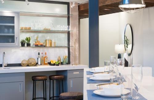 Arts/Warehouse District Apartment | Luxury Arts District Apartments